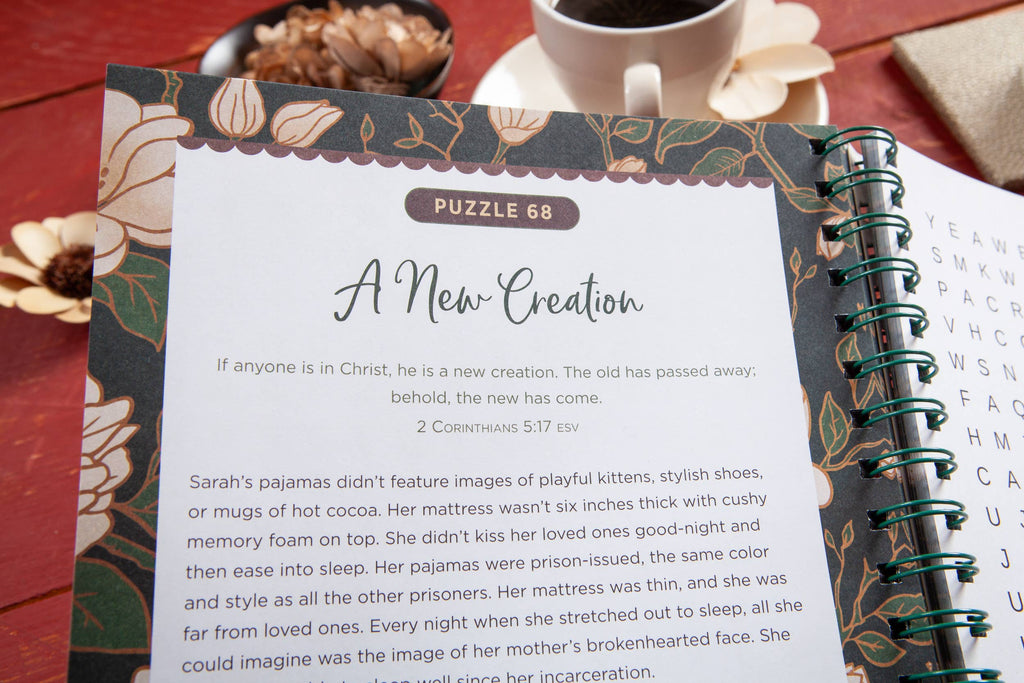 Bible 100 Days of Strength for Women (Word Search Devotional)