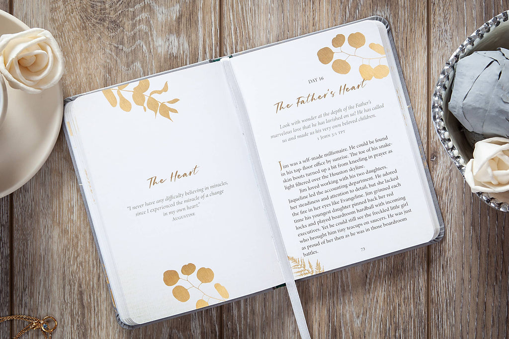 Grace to Grow (Devotional, New Year New Me Gifts)